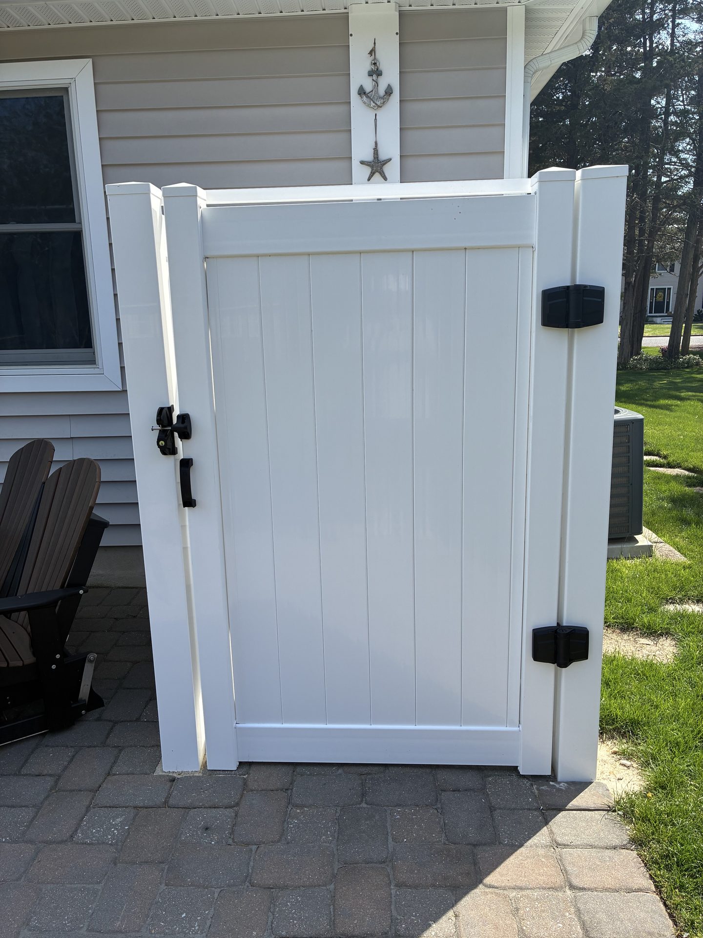 New White Vinyl Outdoor Showers — Margate, NJ — Be Shore Exteriors