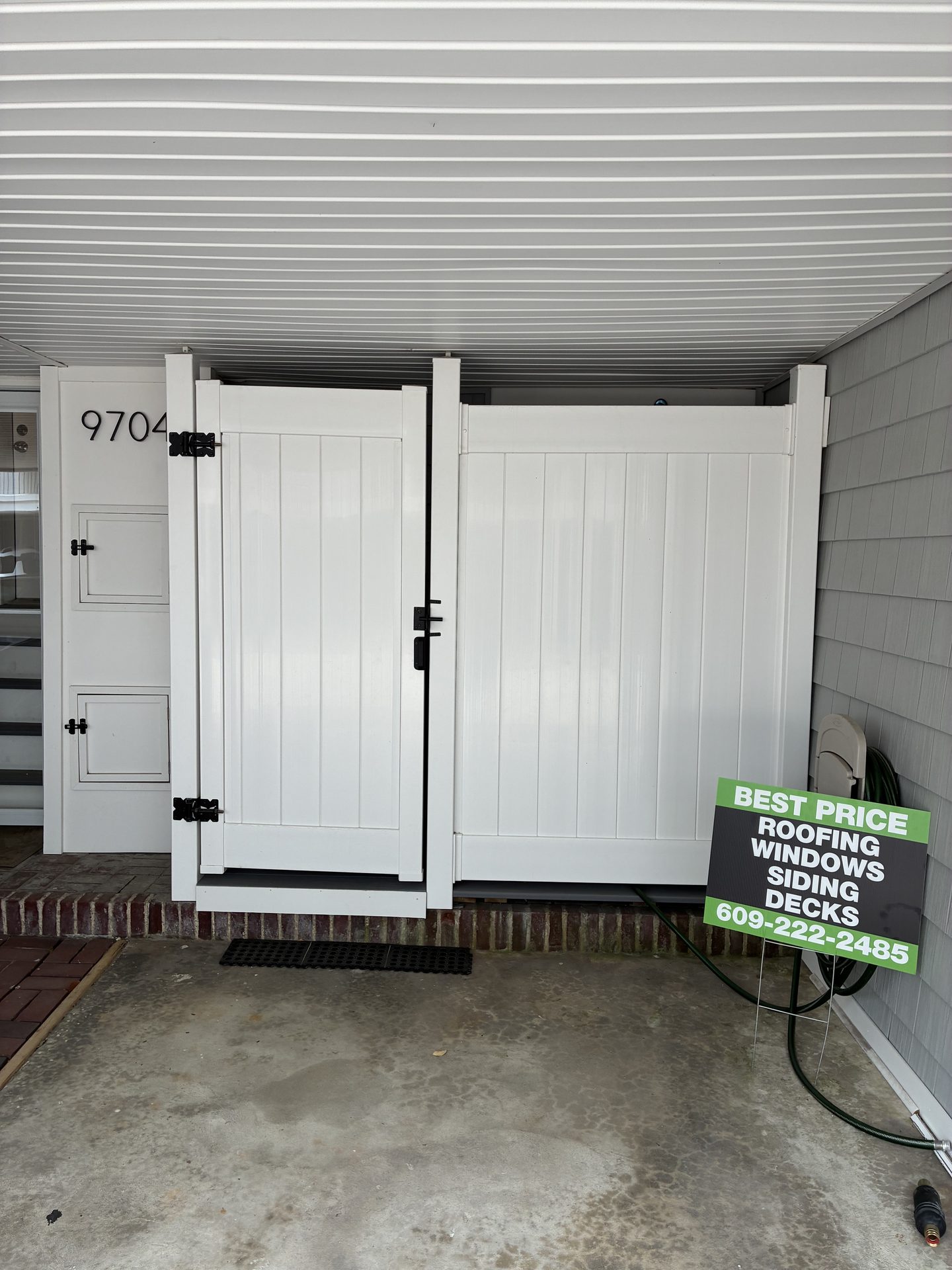 New White Vinyl Outdoor Showers — Margate, NJ — Be Shore Exteriors