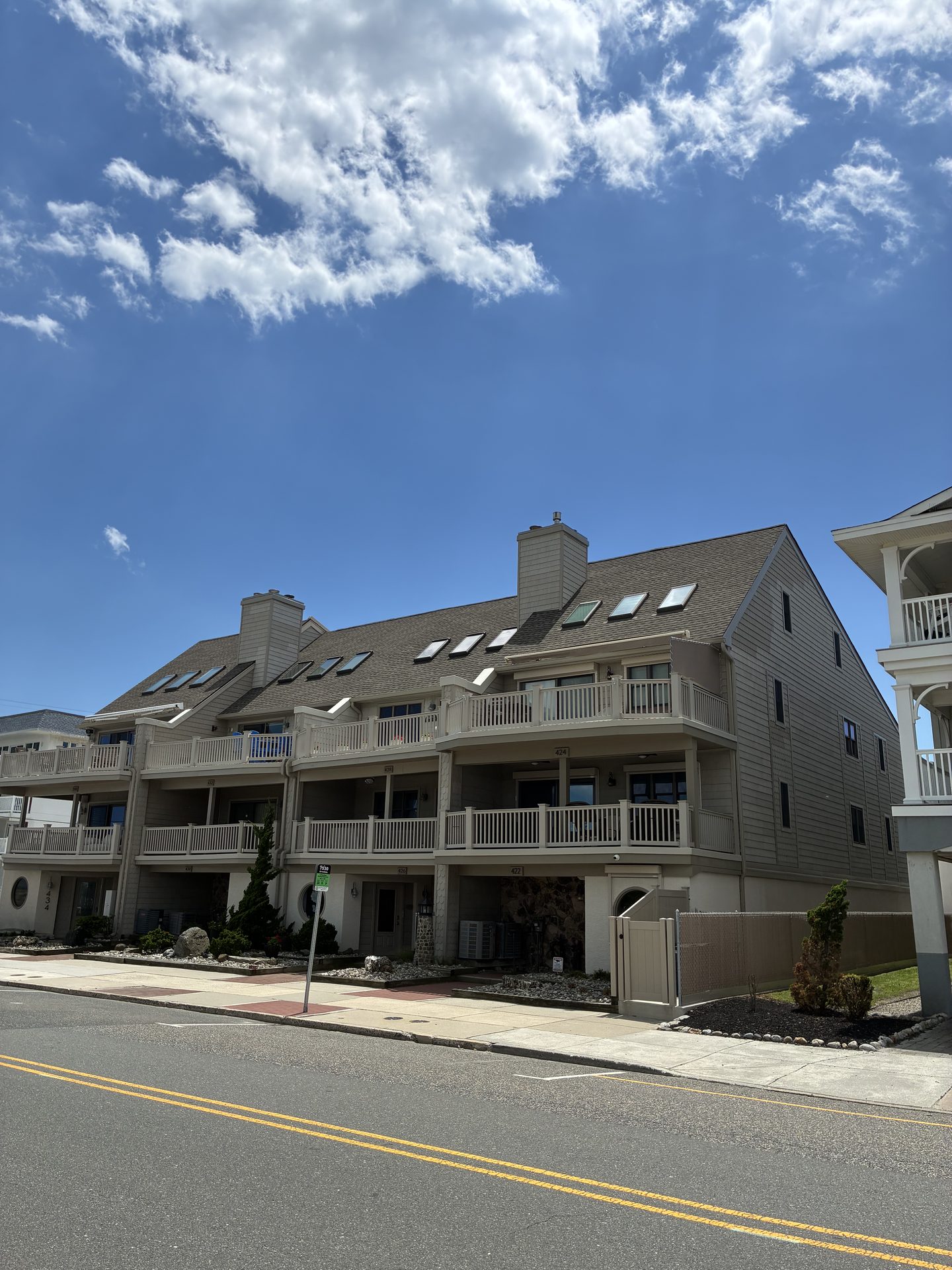 Weatherwood Shingles — Condominium — Be Shore Exteriors